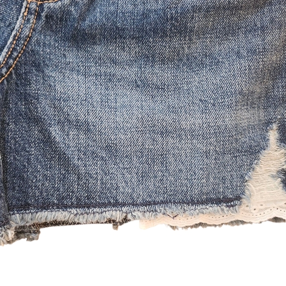 BNWOT Old Navy Girls' Denim Shorts โ S 12 High Rise, Adjustable Waist Lace Trim. - Picture 8 of 8